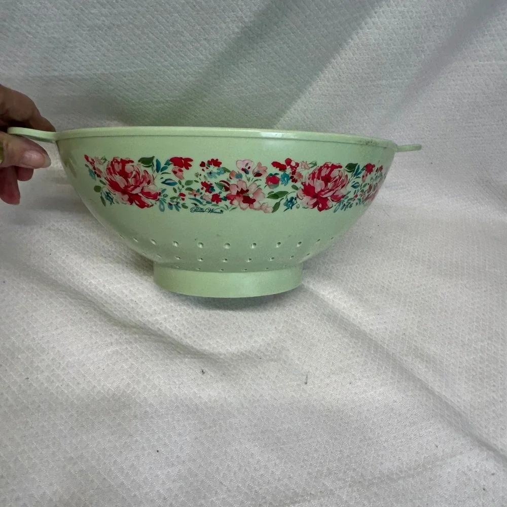 The Pioneer Woman Mint Green Floral Melamine Colander Strainer With Handles